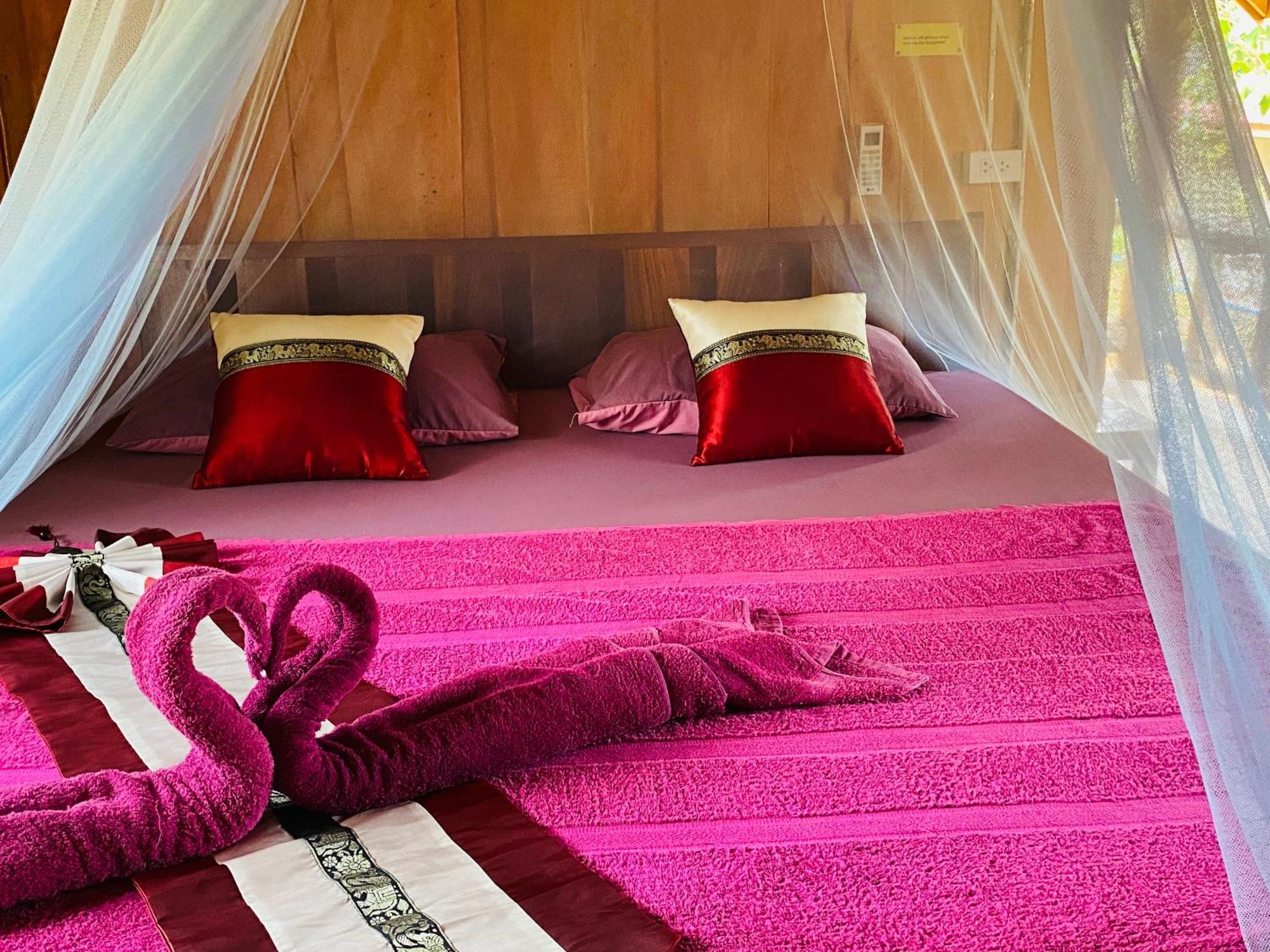 Nadia Resort Kohjum Csum-sziget Szoba fotó